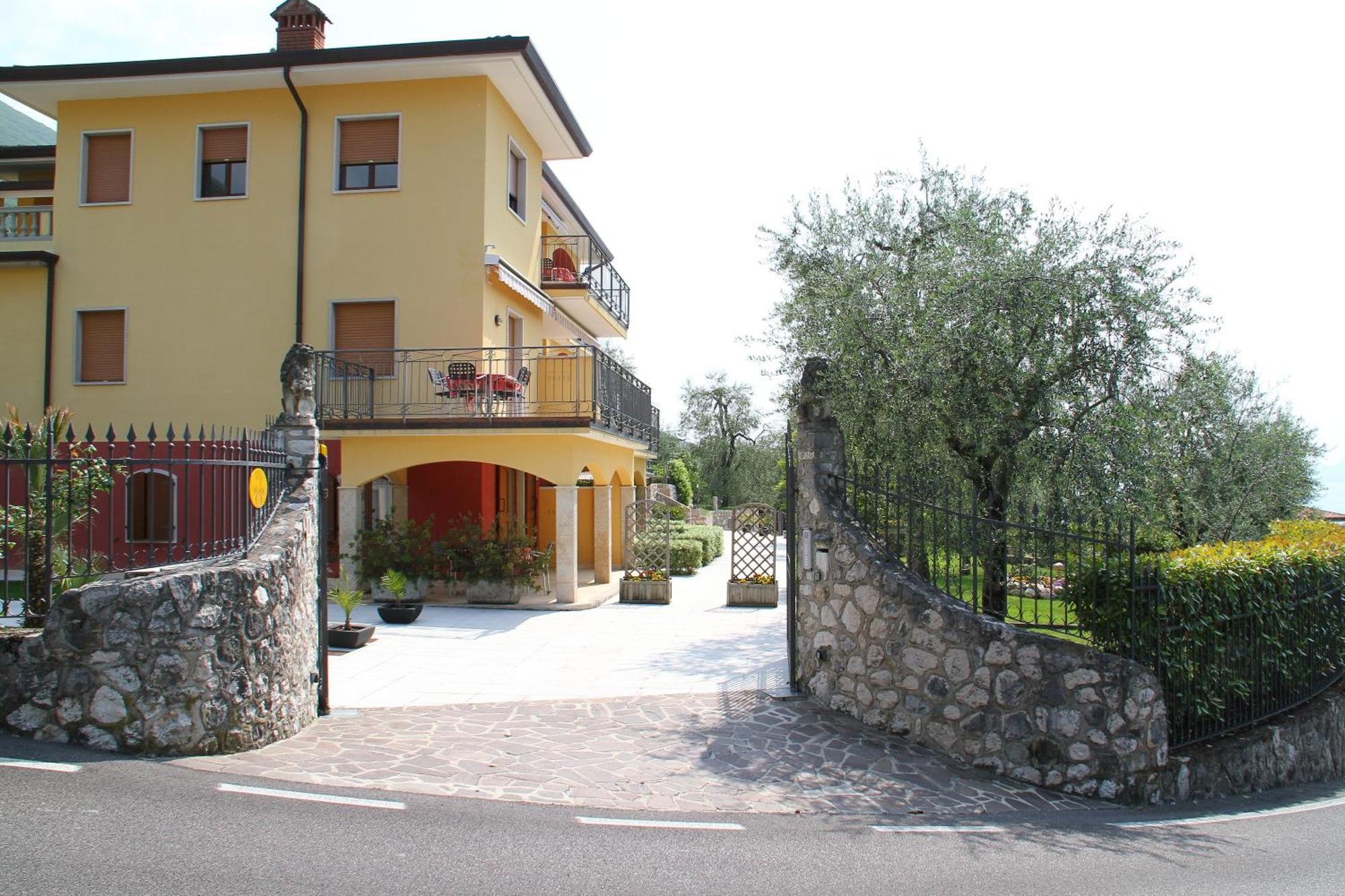 Villa Due Leoni - Residence Brenzone sul Garda Kültér fotó